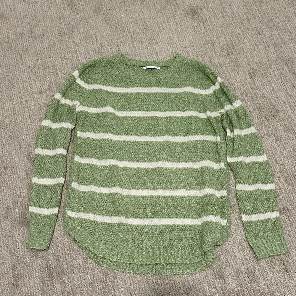 Women’s green and white striped sweater size medium excellent used condition